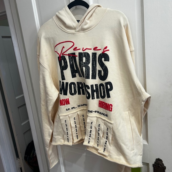 New - Graphic Sweatshirt - Picture 1 of 2